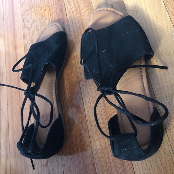 Universal Thread Shoes - black beach sandals